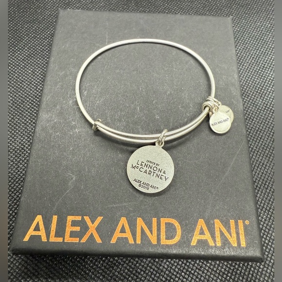 💙ALEX AND ANI💙Come Together Charm Bangle in Rafaelian Silver w/Gift Box/NWOT - Picture 5 of 6